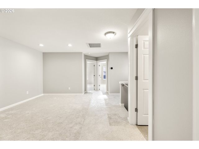 21843 Ne HEARTWOOD Cir, Fairview, OR 97024