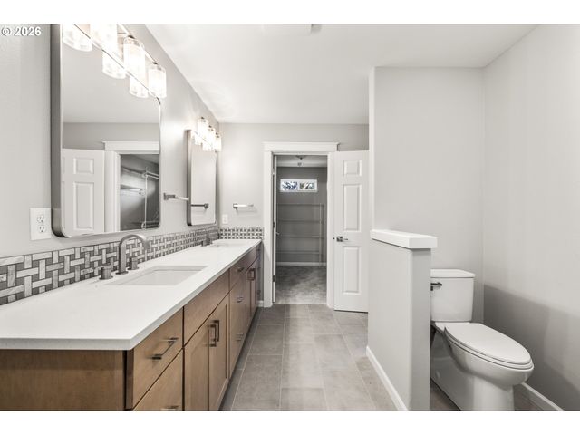 21843 Ne HEARTWOOD Cir, Fairview, OR 97024