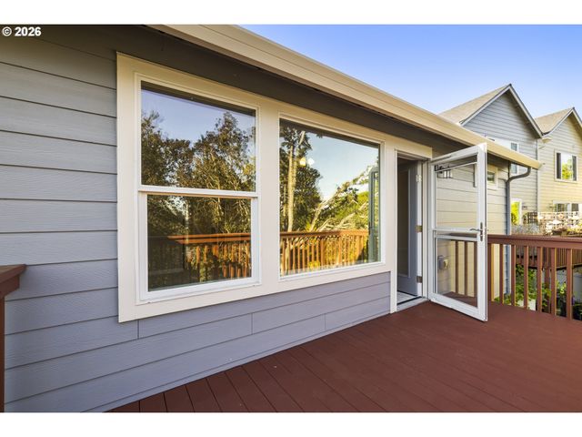 21843 Ne HEARTWOOD Cir, Fairview, OR 97024