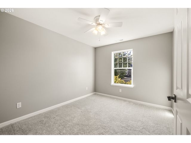 21843 Ne HEARTWOOD Cir, Fairview, OR 97024
