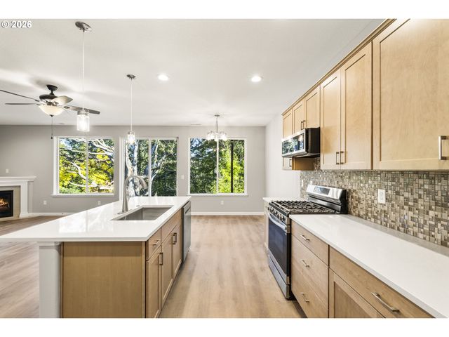 21843 Ne HEARTWOOD Cir, Fairview, OR 97024