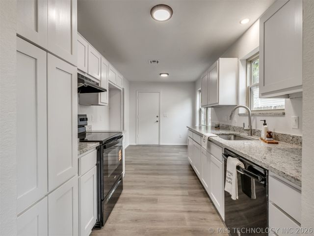 3351 S 143rd East Avenue, Tulsa, OK 74134