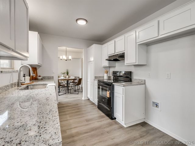 3351 S 143rd East Avenue, Tulsa, OK 74134