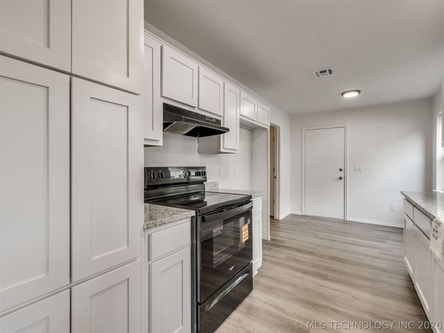 3351 S 143rd East Avenue, Tulsa, OK 74134