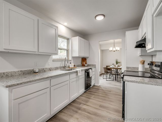 3351 S 143rd East Avenue, Tulsa, OK 74134