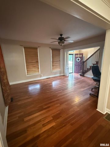 1145 N 5TH Street, Springfield, IL 62702