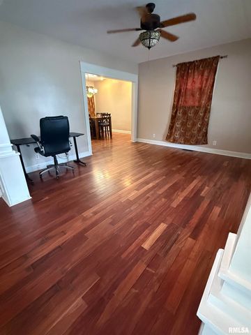 1145 N 5TH Street, Springfield, IL 62702