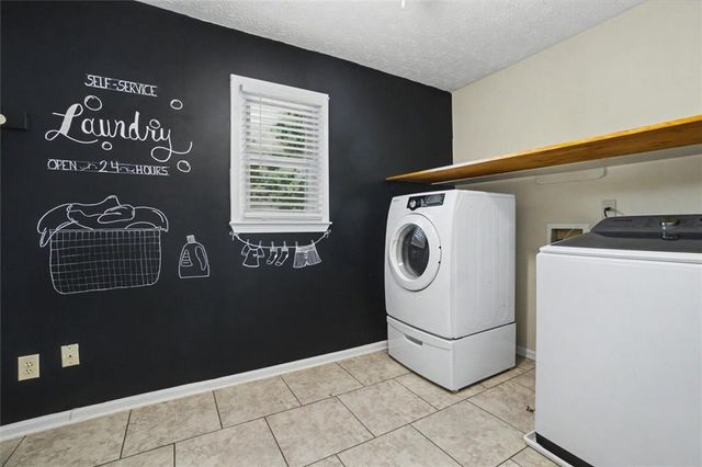 180 Hayes Circle, Rex, GA 30273