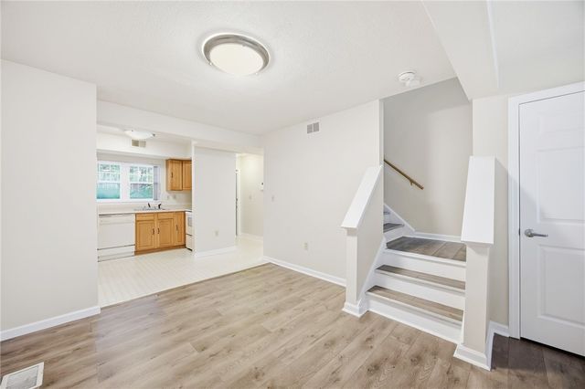 137 Freeland St, Beltzhoover, PA 15210