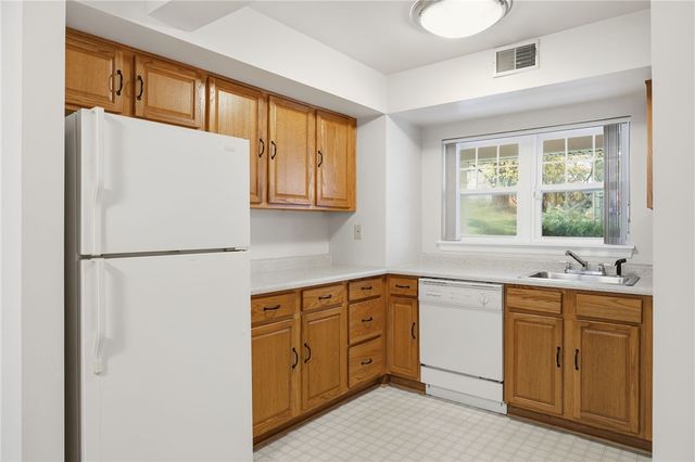 137 Freeland St, Beltzhoover, PA 15210