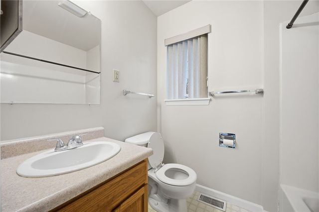 137 Freeland St, Beltzhoover, PA 15210