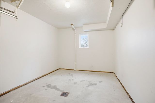 137 Freeland St, Beltzhoover, PA 15210