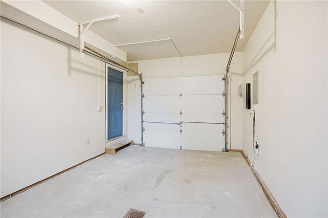 137 Freeland St, Beltzhoover, PA 15210