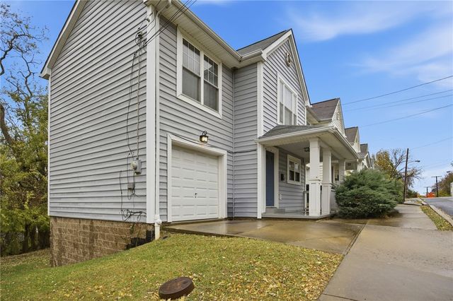 137 Freeland St, Beltzhoover, PA 15210