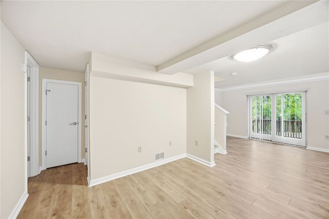 137 Freeland St, Beltzhoover, PA 15210