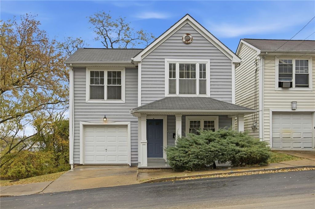 137 Freeland St, Beltzhoover, PA 15210