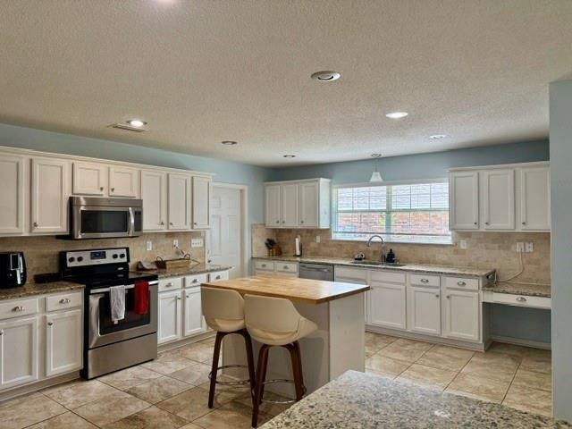 9580 Estate Drive S, Mobile, AL 36695