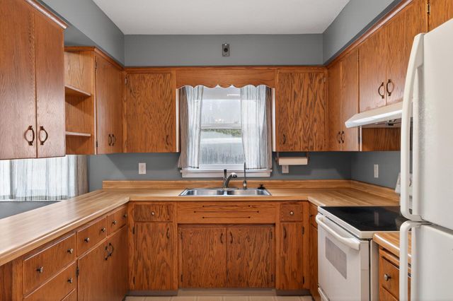 1848 Highway 96 E, White Bear Lake, MN 55110