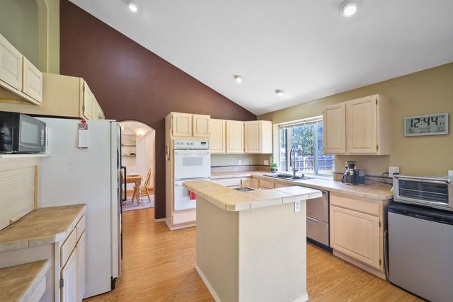 13012 W Greenfield Rd, Nine Mile Falls, WA 99026