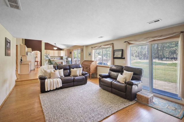 13012 W Greenfield Rd, Nine Mile Falls, WA 99026