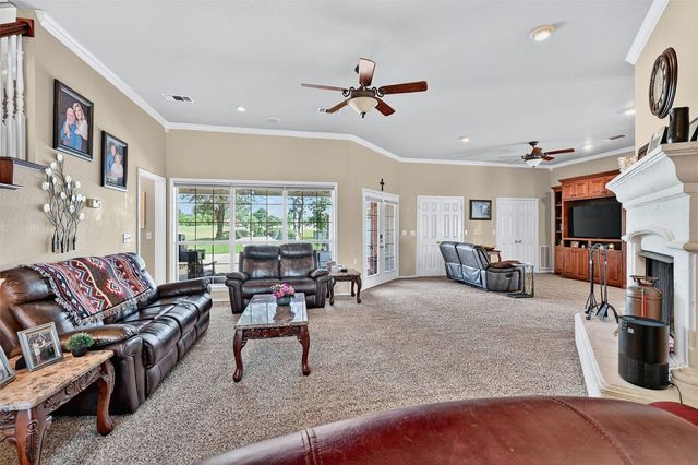 736 W Kiowa Drive, Lake Kiowa, TX 76240