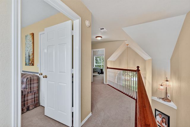 736 W Kiowa Drive, Lake Kiowa, TX 76240