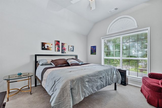 736 W Kiowa Drive, Lake Kiowa, TX 76240