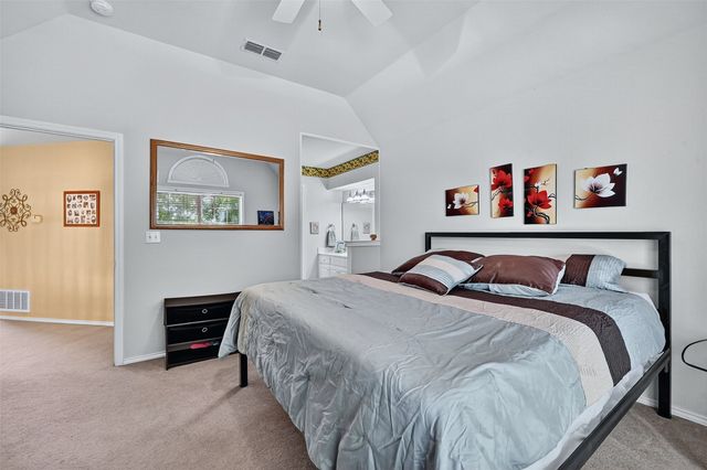 736 W Kiowa Drive, Lake Kiowa, TX 76240