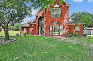 736 W Kiowa Drive, Lake Kiowa, TX 76240