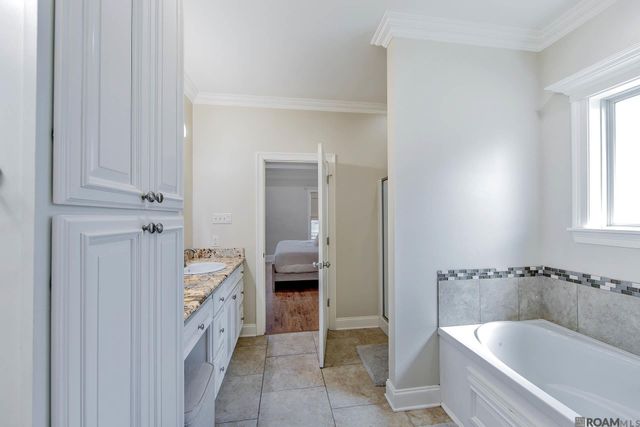 204 Abby Lake Drive, Thibodaux, LA 70301