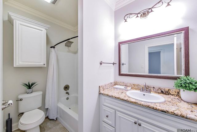 204 Abby Lake Drive, Thibodaux, LA 70301