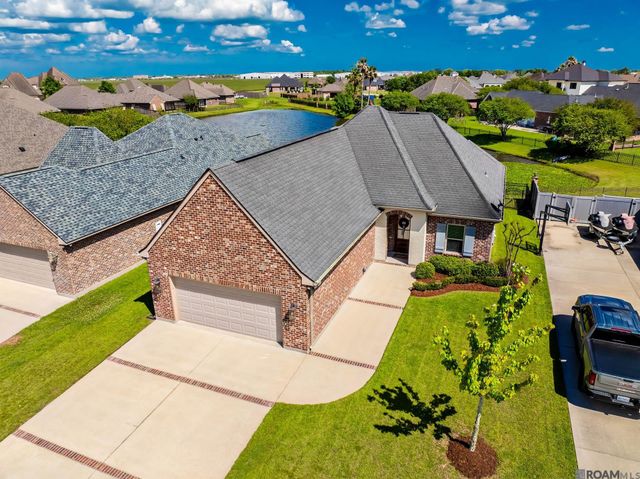 204 Abby Lake Drive, Thibodaux, LA 70301