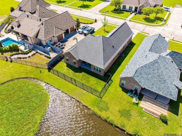 204 Abby Lake Drive, Thibodaux, LA 70301