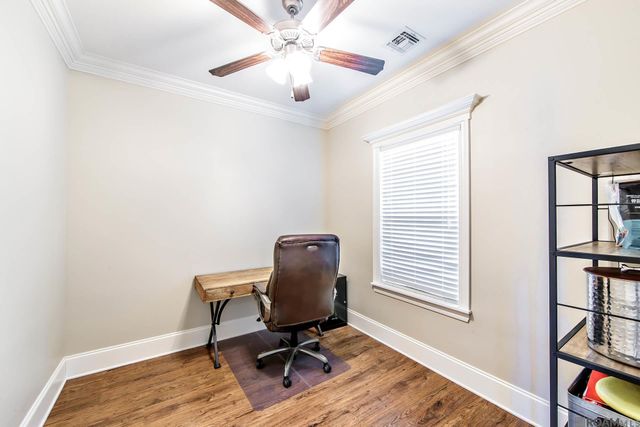 204 Abby Lake Drive, Thibodaux, LA 70301