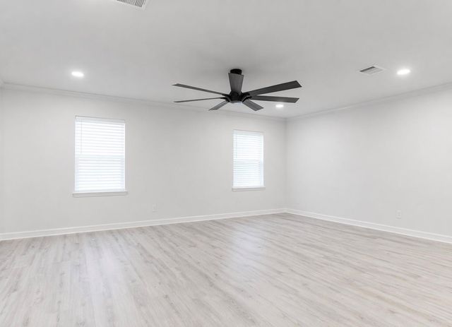 910 7th Street, Bay City, TX 77414