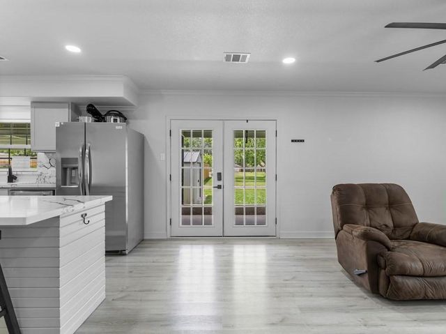 910 7th Street, Bay City, TX 77414