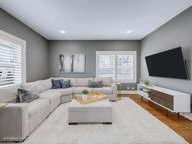 451 S SPRING Avenue, La Grange, IL 60525