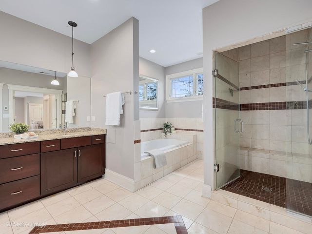 451 S SPRING Avenue, La Grange, IL 60525