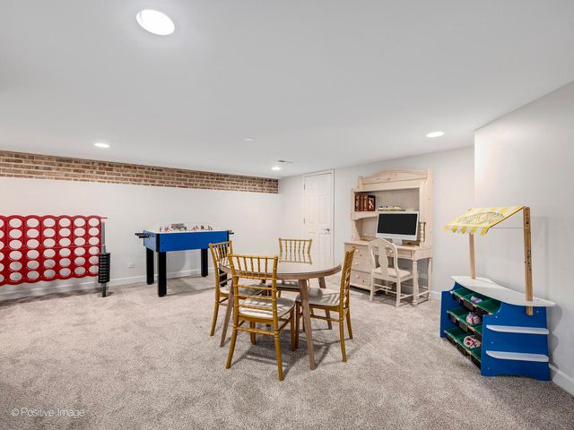 451 S SPRING Avenue, La Grange, IL 60525