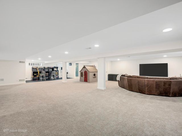 451 S SPRING Avenue, La Grange, IL 60525