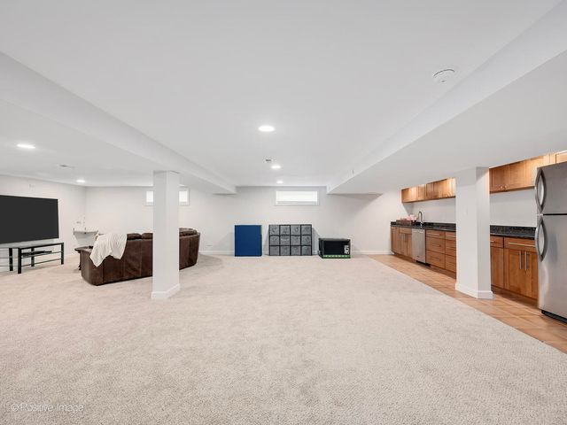 451 S SPRING Avenue, La Grange, IL 60525