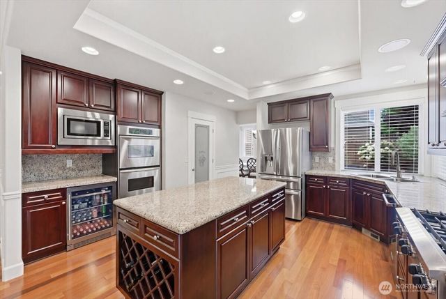 24121 NE 1st Place, Sammamish, WA 98074