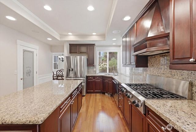 24121 NE 1st Place, Sammamish, WA 98074