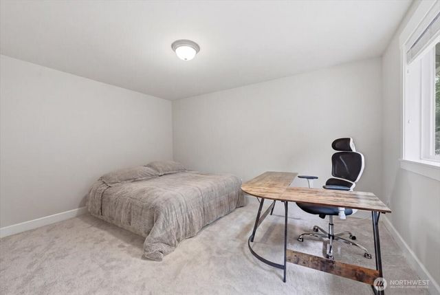 24121 NE 1st Place, Sammamish, WA 98074