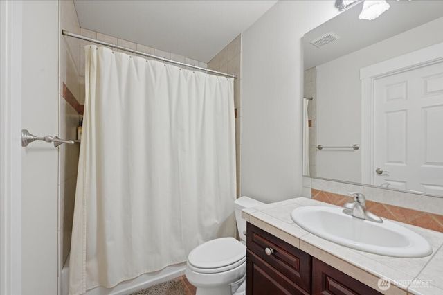 24121 NE 1st Place, Sammamish, WA 98074