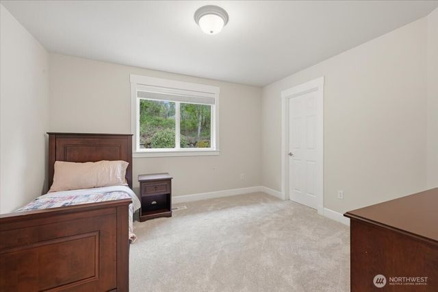 24121 NE 1st Place, Sammamish, WA 98074