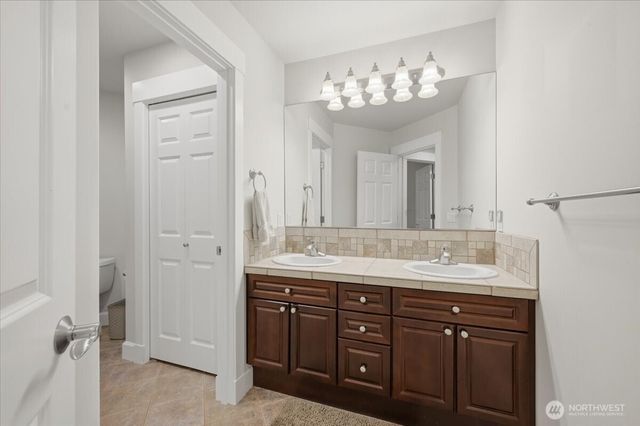 24121 NE 1st Place, Sammamish, WA 98074