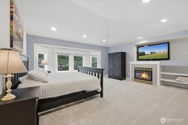 24121 NE 1st Place, Sammamish, WA 98074