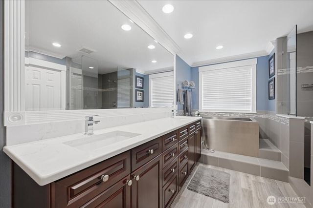 24121 NE 1st Place, Sammamish, WA 98074