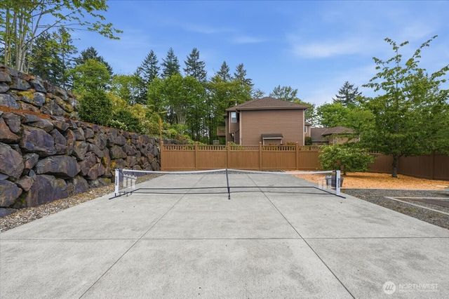 24121 NE 1st Place, Sammamish, WA 98074